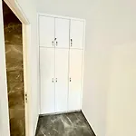 Napa Entry Apts Ajía Nápa