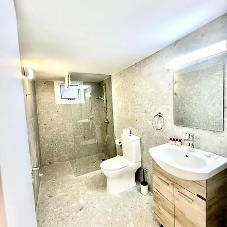 Napa Entry Apts * Agia Napa